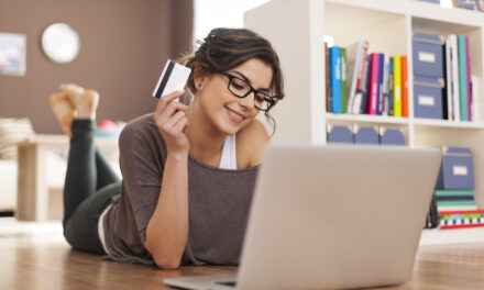 Are You Ready For a Cashless Society? Here Are the Pros & Cons!